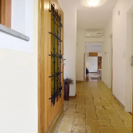 Für Paare In Der Nähe Des Zentrums Umag
