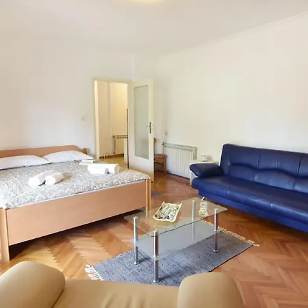 Für Paare In Der Nähe Des Zentrums Apartment Umag