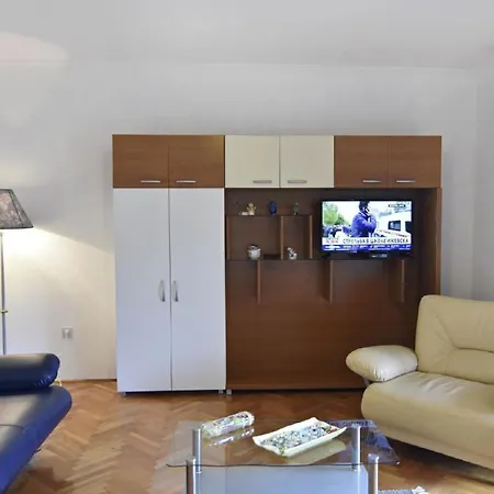 Für Paare In Der Nähe Des Zentrums Umag