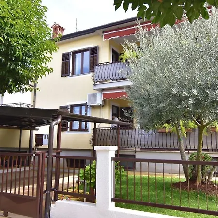 Apartment Für Paare In Der Nähe Des Zentrums Umag